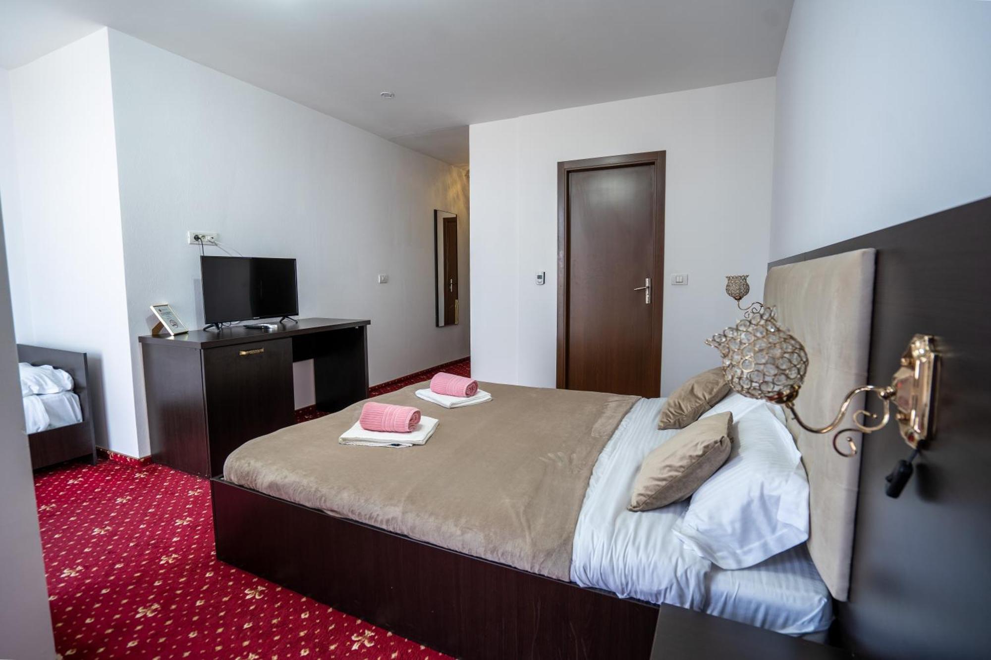 Hotel N Residence Timişoara Buitenkant foto