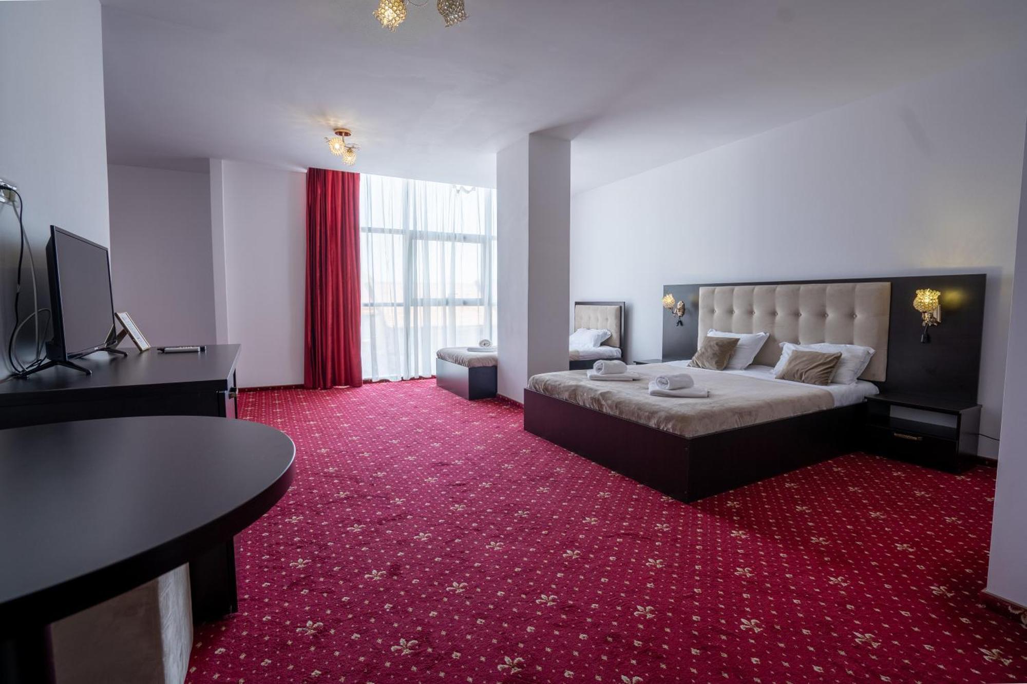 Hotel N Residence Timişoara Buitenkant foto