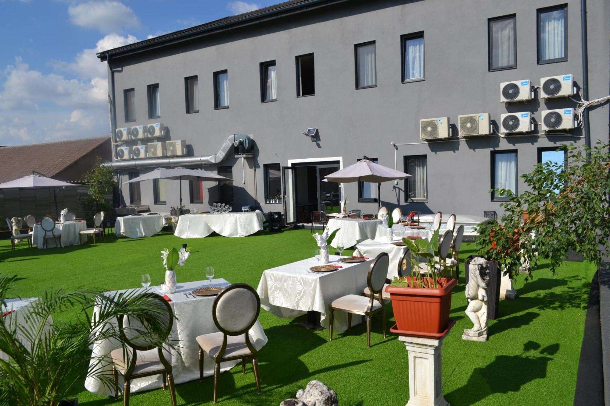 Hotel N Residence Timişoara Buitenkant foto
